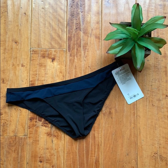 Lululemon Coastal OM Bikini NWT SIZE 10 - Picture 1 of 7